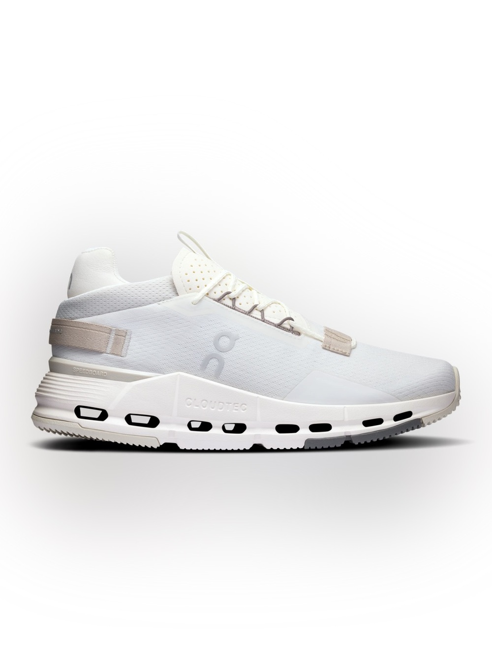 On Cloud Women’s Cloudnova 2 in Ice/Sand